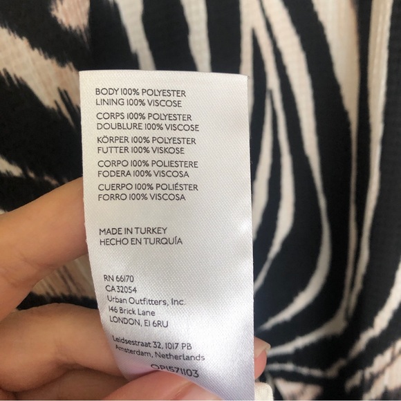 Anthropologie printed wrap dress. - Picture 6 of 14